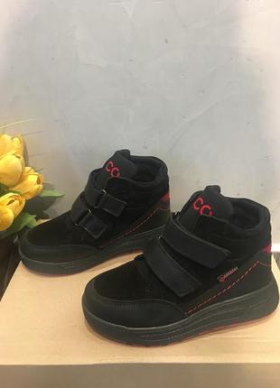 Кожаные детские ботинки на липучках черные / качетвенные зимние ботинки на липучках чёрное из натуральной кожужи4 фото
