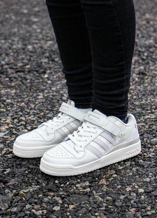 Кроссовки adidas forum белые с бежевым женские