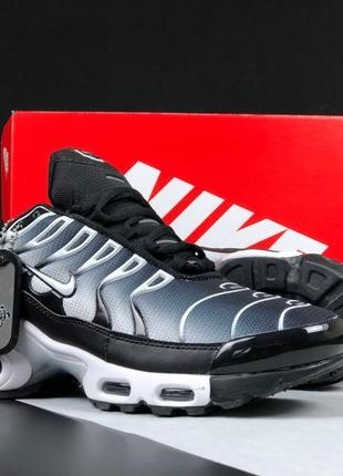 Чоловічі кросівки nike air max plus tn