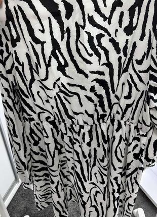 Черно-белое платье у зебровый принт с кружевом, р. 2хл6 фото
