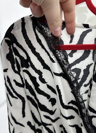 Черно-белое платье у зебровый принт с кружевом, р. 2хл3 фото