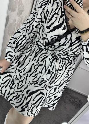 Черно-белое платье у зебровый принт с кружевом, р. 2хл10 фото