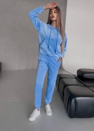 Велюровый костюм с капюшоном8 фото