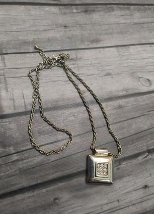 Кулон с кристаллами на цепочке