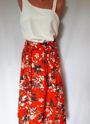 Стильная красная юбка а-силуэта под пояс m&s (размер 10-12)