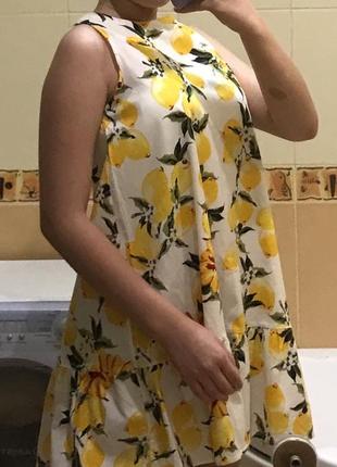 Белое платье с лимонами
