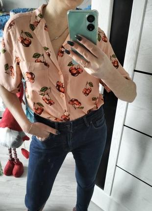 Рубашка блуза с вишенками черенками2 фото