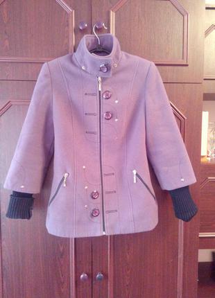 Полупальтское фиолетового цвета.