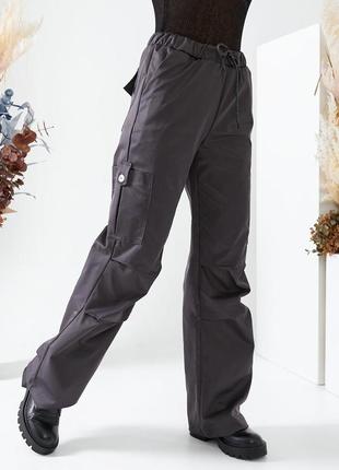 Широкие брюки карго прямого кроя с накладными карманами. брюки карго 44-544 фото