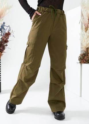 Широкие брюки карго прямого кроя с накладными карманами. брюки карго 44-543 фото