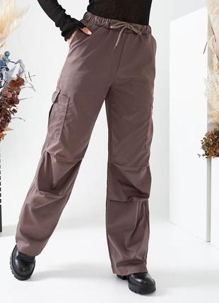 Широкие брюки карго прямого кроя с накладными карманами. брюки карго 44-546 фото