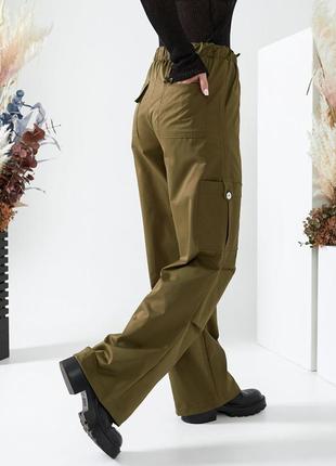 Широкие брюки карго прямого кроя с накладными карманами. брюки карго 44-542 фото