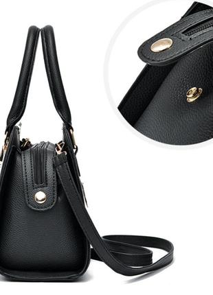 Модная женская сумка с брелком из эко кожи с двумя ручками,сумка женская классическая  под рептилию6 фото