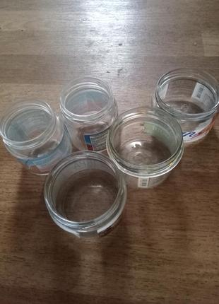 Маленькие стеклянные баночки