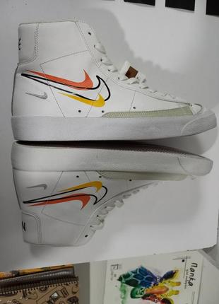 Кроссовки nike blazer mid'77 dn7996-100

оригинал4 фото