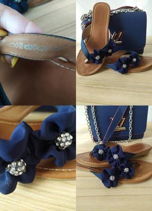 Кожанные темно синие шлепанцы.