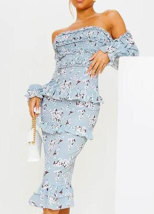 Распродажа платье prettylittlething миди резинка asos с открытыми плечами