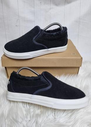 Жіночі кросівки single-breasted