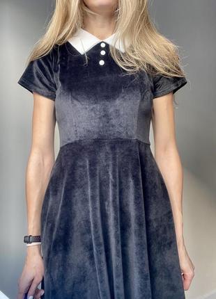 Черное платье с белым воротником s-m бархатное бархат по типу венздей1 фото