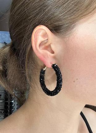 Сережки жіночі кільця зі стразами круглий колір чорний6 фото