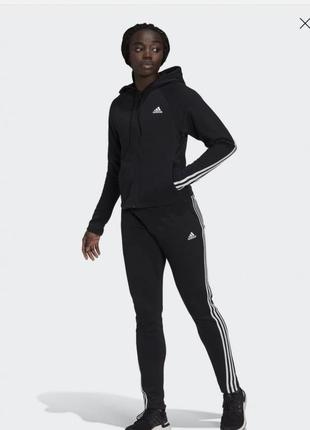 Спортивный костюм adidas. xs размер