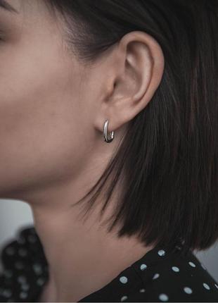 Аккуратные серьги - лаконичные и стильные, серебро