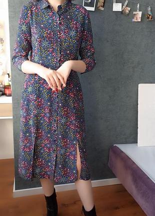 Современное платье на пуговицах р.10