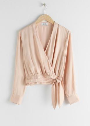 Дуже гарна трендового кольору блуза на запах & other stories