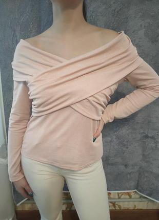 Праздничная блуза пудра с открытыми плечами1 фото