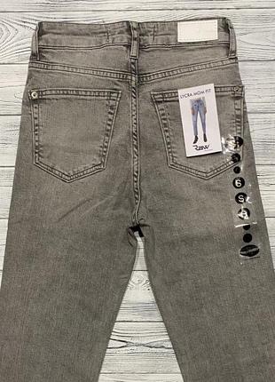 Женские джинсы raw светло-серого цвета со стразами5 фото