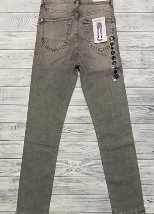 Женские джинсы raw светло-серого цвета со стразами4 фото