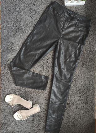 Класні стильні чорні джегинсы штани від next пітон