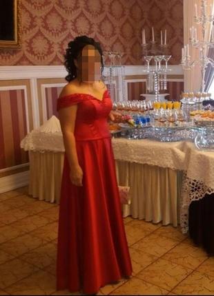 Красное вечерние платье атласное4 фото