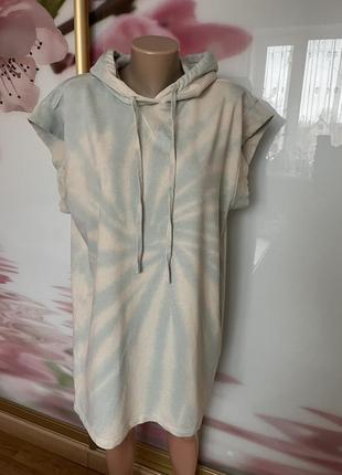 Фірмова сукня з капюшоном zara