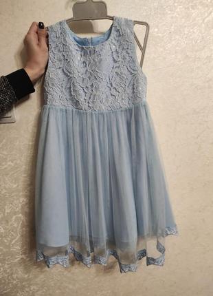 Красивое платье на девочку 5-6 лет
