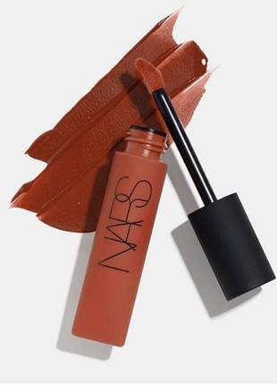 Стойкая, жидкая, матовая полномерная помада nars air matte lip color1 фото