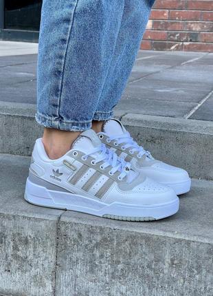 Женские кроссовки бежевые с белым в стиле adidas new forum low white beige