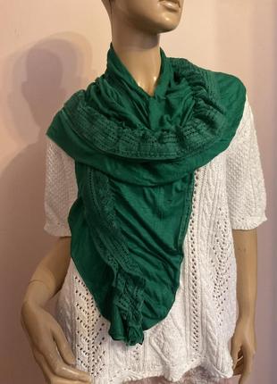 Зелений трикотажний шарф з декором brend cecil