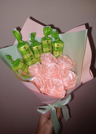 Букет троянд з атласної стрічки1 фото