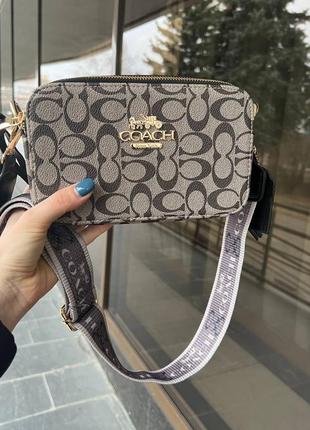 👜  coach bag