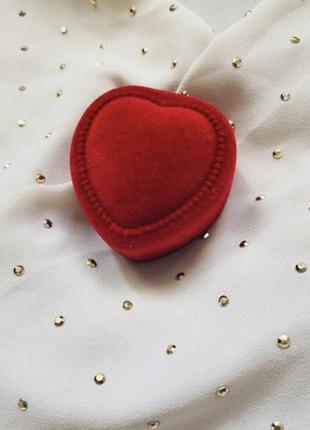 Подарункова коробочка серце червона шкатулка бархатна1 фото
