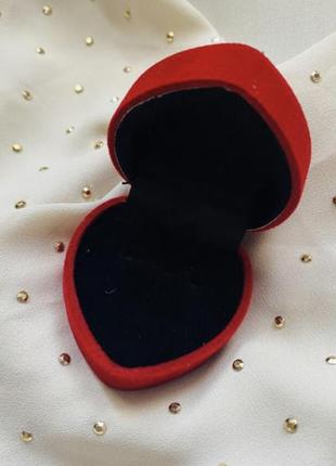 Подарункова коробочка серце червона шкатулка бархатна2 фото