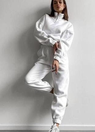 Костюм спортивный женский теплый на флисе оверсайз кофта на молнии брюки джоггеры на высокой посадке с карманами качественный стильный белый