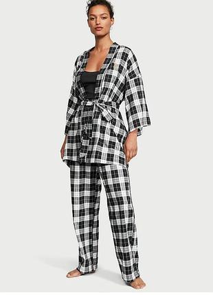 Піжама victoria's secret 
білизна victoria's secret трусики victoria's secret капці victoria's secret бюстгалтер victoria's secret