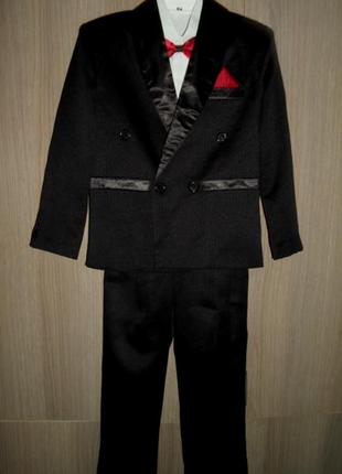 Костюм класичний нарядний святковий на 8 років