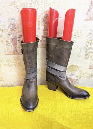 Креативные испанские сапоги