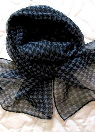 Потрясающий легкий и вечно модный шарф  гусиная лапка. 150х34.