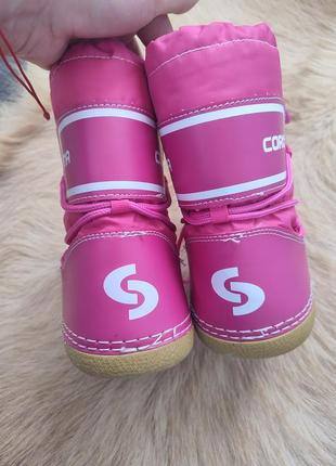 Теплящая зимняя обувь для девочки,снегоходы cortina3 фото
