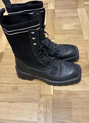 Черевики estro