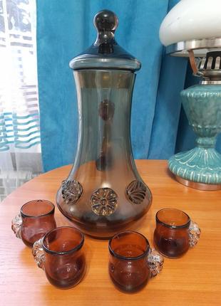 Винтажный кувшин